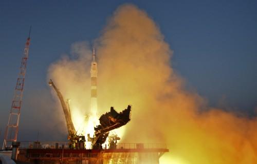 Soyouz : trois astronautes, Russe, Américain et Canadien, rejoignent l’ISS
