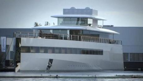 Le designer Philippe Starck fait saisir le yacht destiné à Steve Jobs