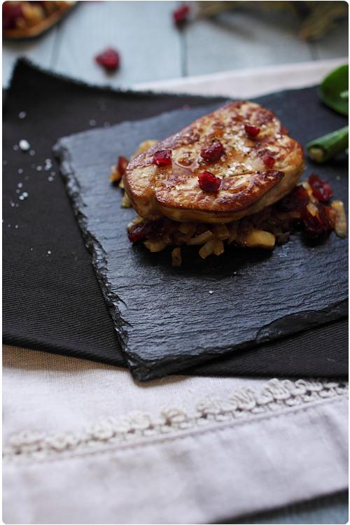 Escalope de foie gras poêlée aux cranberries séchées