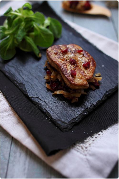 Escalope de foie gras poêlée aux cranberries séchées