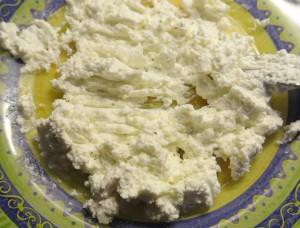 Velouté de petits pois et sa bille de chèvre au lard, écrasez le chèvre