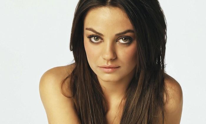 mila_kunis_face_1920x1200