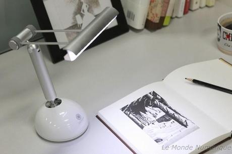 Une lampe pour toutes les supporter, l’iLight Bracket pour tablettes tactiles
