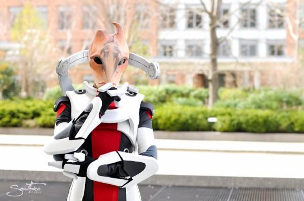 Mordin se demande si c'est bien logique, ces histoires de bonnes résolutions...