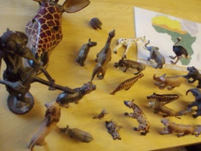 La fête des lumières panafricaine, Kwanzaa, et les animaux d'Afrique La fête des lumières panafricaine, Kwanzaa, et les animaux d'Afrique