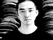 sculpteur n’utilise skateboards recyclés