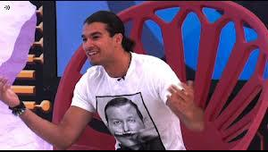 Un tee-shirt porté par Thomas, ça vous fait envie? Il est à vous ! clique