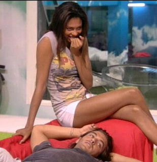 Un tee-shirt porté par Thomas, ça vous fait envie? Il est à vous ! clique