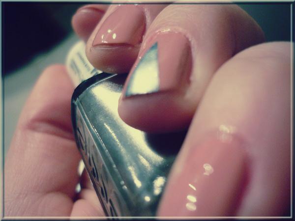 Essie Flawless - Le rose à mettre entre toutes les mains