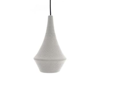 Story la suspension de porcelaine par Vibeke Skar et Ida Noemi Vidal