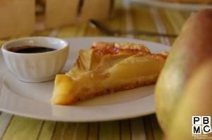 La recette de la Tarte à La Poire nappée sauce Chocolat