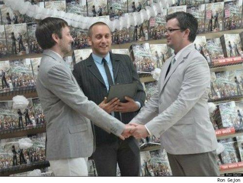 midtowncomicswedding-1340395175