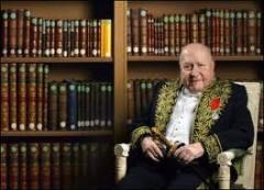 Revel content de lui.jpg