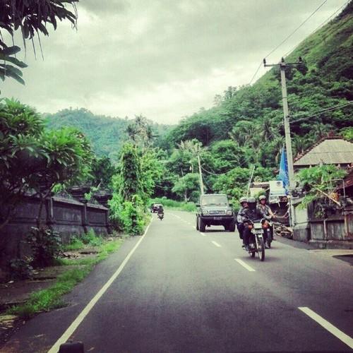 Expédition avec Komang dans la jeep !!! #travel #karangasem #bali #friends #indonesia #instanesia #harley