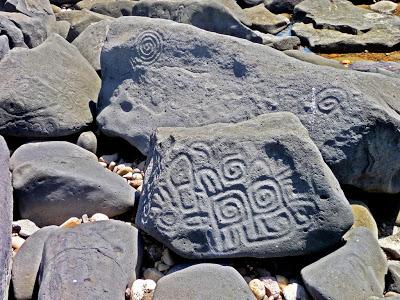 Qui a créé les pétroglyphes de Las Labradas ?