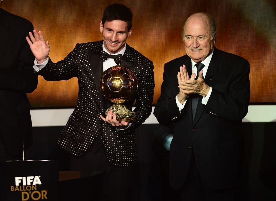 Lionel Messi remporte son 4e ballon d'or (video)