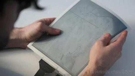 CES 2013 : Intel présente un prototype de tablette avec écran flexible, la PaperTab
