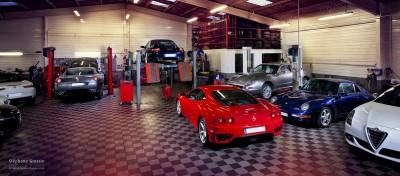 Technique : photos industrielles dans un garage