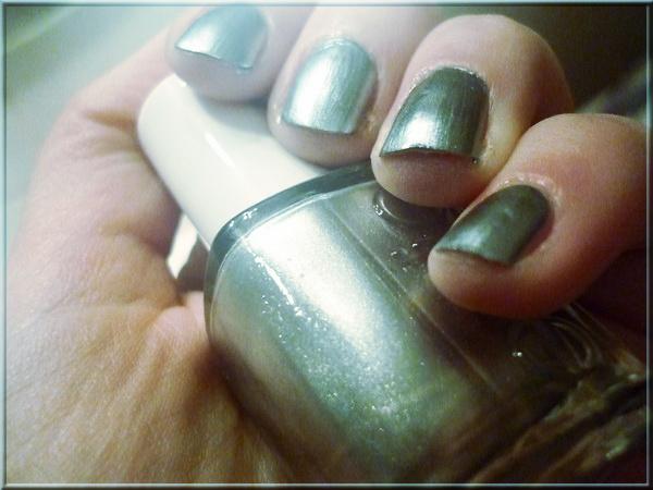 vernis essie blue rhapsody argenté bleu métallique