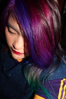 About me, parlons cheveux colorés !