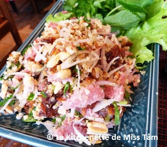 La Kitchenette de Miss Tâm Salade de riz croustillant laotien