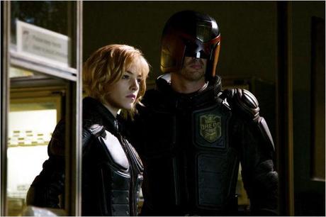 20181508.jpg-r_640_600-b_1_D6D6D6-f_jpg-q_x-xxyxx Critique Cinéma : Dredd (DVD)