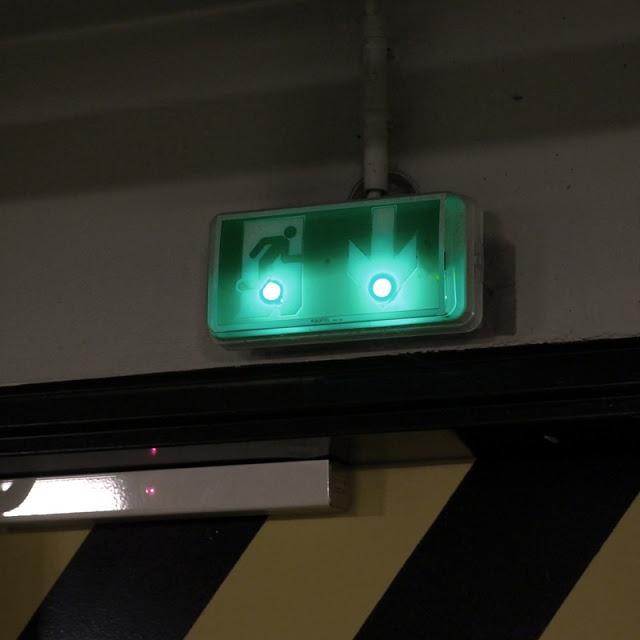 Japonisme : 閉じ込められる, confiné