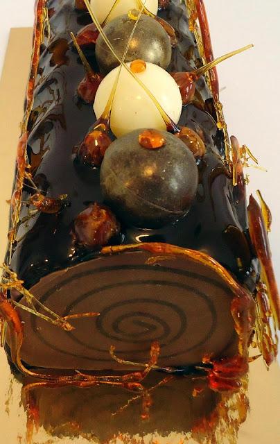 Bûche 2012 : mousse chocolat au lait et caramel salé