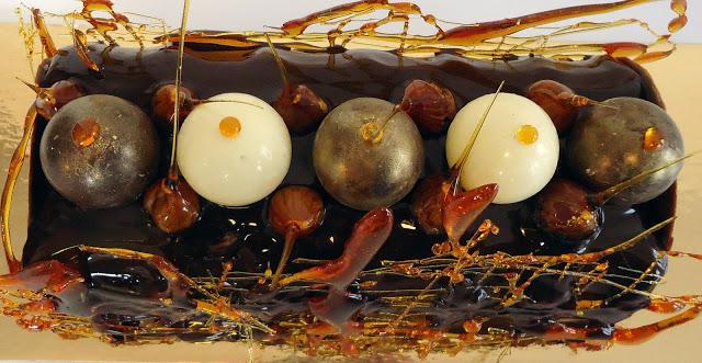 Bûche 2012 : mousse chocolat au lait et caramel salé