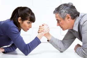 Le bras de fer entre pouvoir et liberté