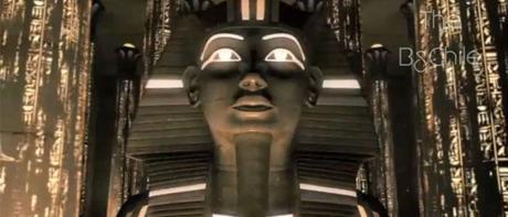 Simon Ellis donne Gimme More en version Femme Fatale Tour Simon Ellis donne Gimme More en version Femme Fatale Tour