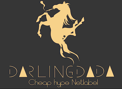 Fenêtre Ovale #01 – Darling Dada logo