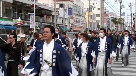 Les jeunes de Okinawa choquent le Japon lors du Seijin Shiki 2013 Okinawa Seijin shiki 2013