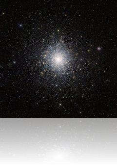 Photographie infrarouge de l'amas globulaire Tucanae 47, encore appelé NGC 104, prise par le télescope VISTA  (Visible and Infrared Survey Telescope for Astronomy) de l'ESO. Crédit image : ESO/M.-R. Cioni/VISTA Magellanic Cloud survey. Acknowledgment: Cambridge Astronomical Survey Unit