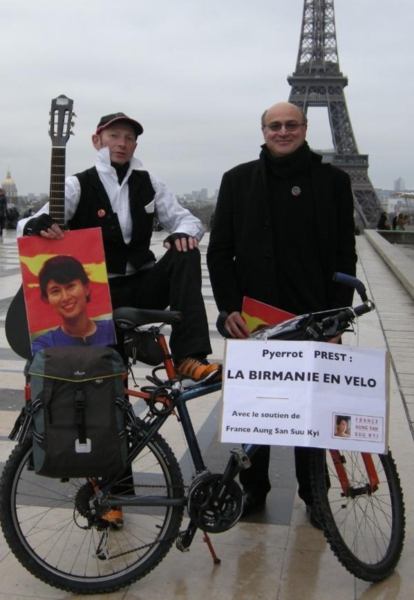Lancement de l'opération “La Birmanie à vélo” par France Aung San Suu Kyi, à l'initiative de l'artiste de rue et globe-trotter humanitaire Pyerrot Prest