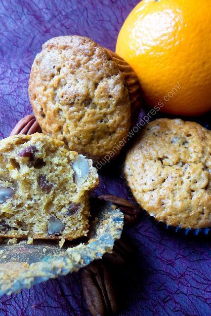 Muffins hivernaux (carottes, pécans, raisins et cannelle) / Winter Muffins (Carrot, Pecan, Raisin and Cinnamon)