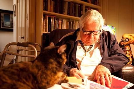 Dans le bureau de Ray Bradbury ray_bradbury_and_cat