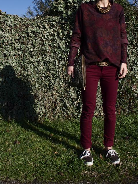 CARESSE TOI LES CHEVEUX