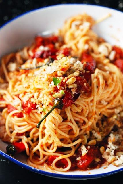 Le vendredi c'est retour vers le futur… La bouffe qui réchauffe le dedans ! Spaghettis complètement pimentés…