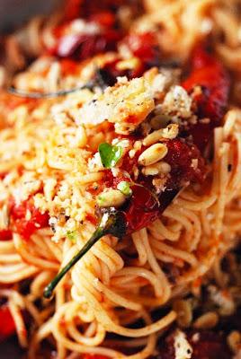 Le vendredi c'est retour vers le futur… La bouffe qui réchauffe le dedans ! Spaghettis complètement pimentés…