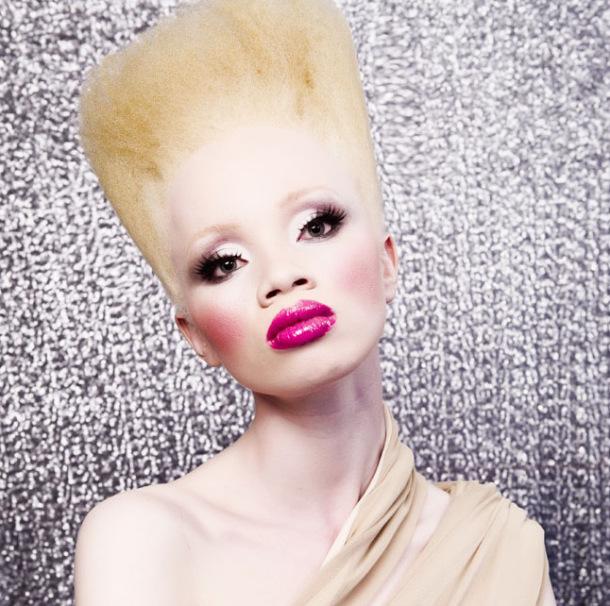 Mannequin albinos Thando Hopa
