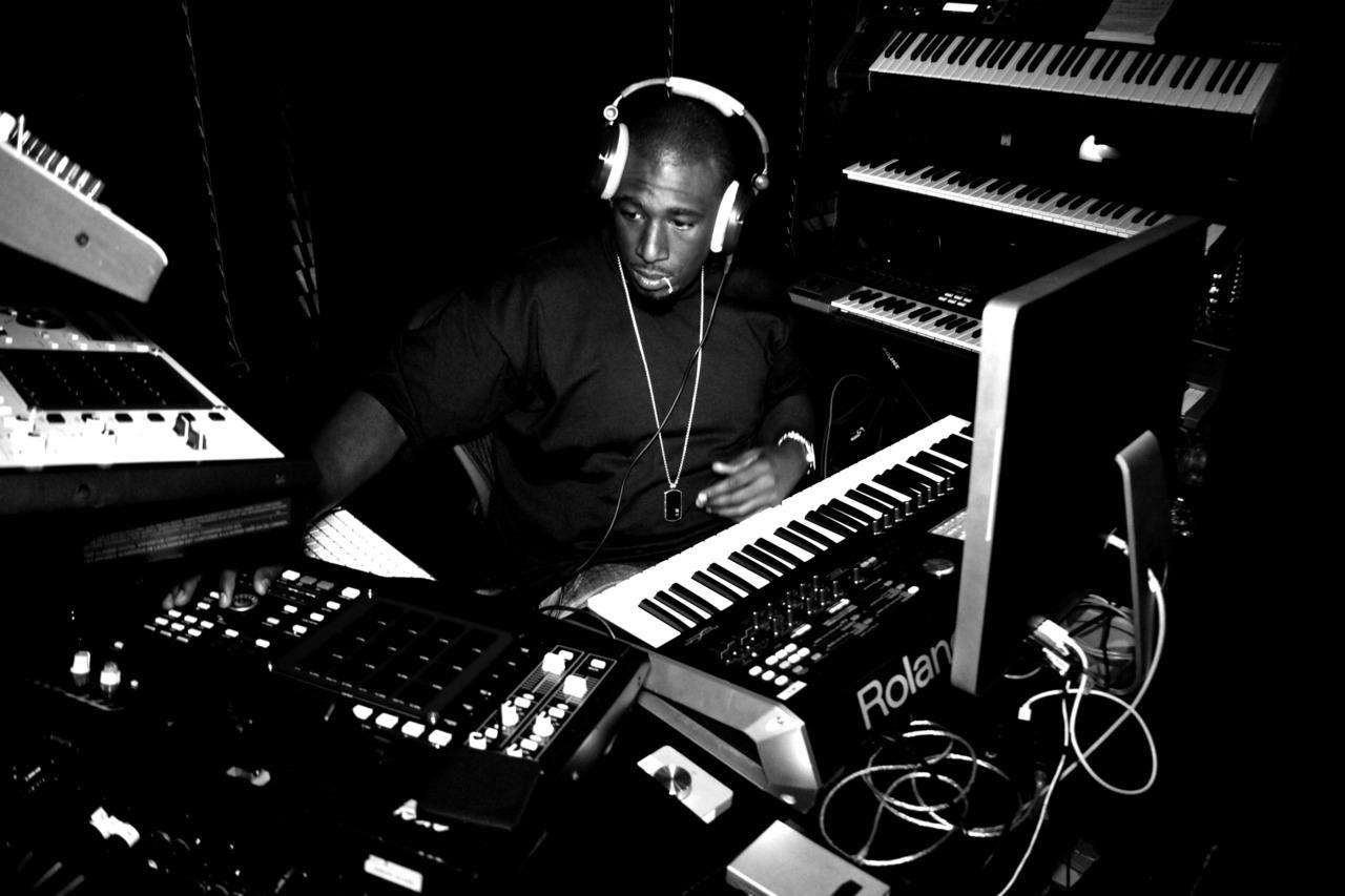 Danja parle de Justin Timberlake http://www.gearslutz.com/board/attachments/rap-hip-hop-engineering-production/277730d1329552768-post-pictures-producers-using-their-equipment-danja.jpg