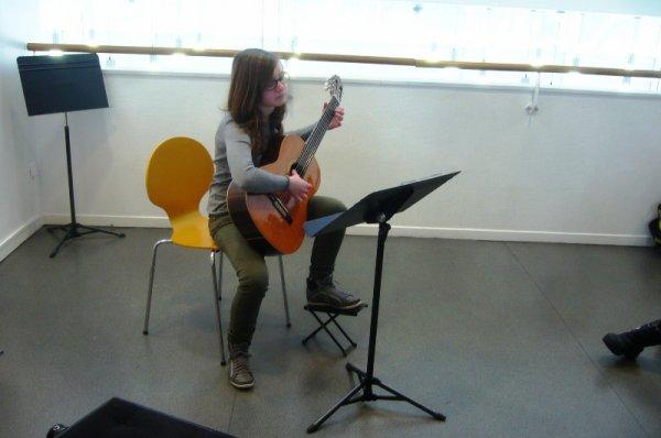 L'école de musique de Lomme était ce matin à la médiathèque : les jeunes musiciens du jour