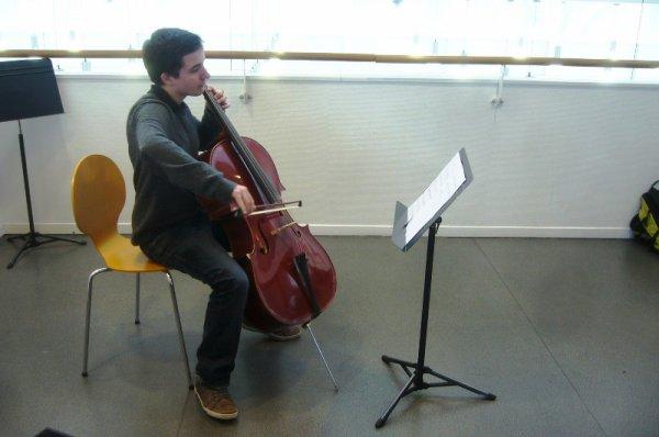 L'école de musique de Lomme était ce matin à la médiathèque : les jeunes musiciens du jour