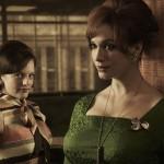 Les séries TV inspirent-elles un retour aux sources en termes de mode ?