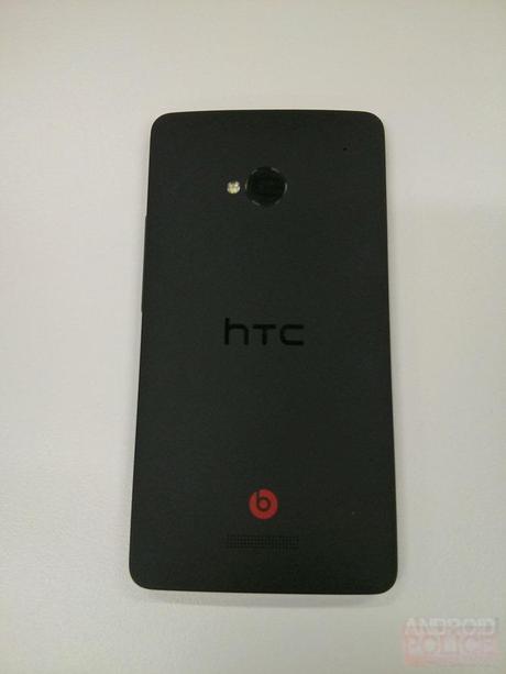 HTC M7, des clichés en fuite! HTC M7, des clichés en fuite!