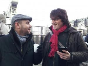 je souris quand je vois mes amis