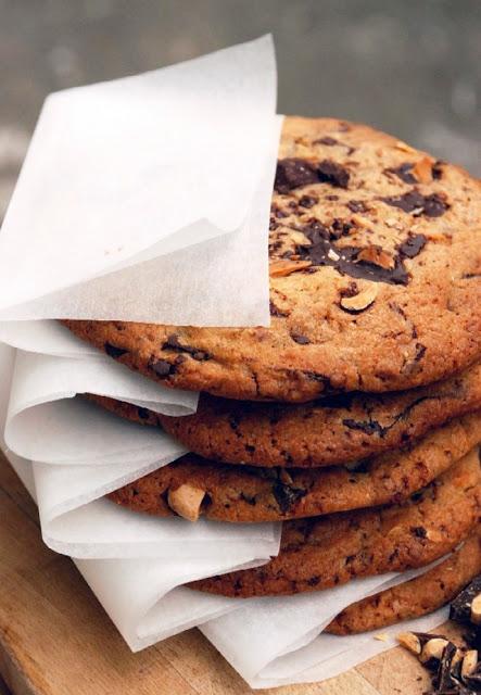 Le vendredi c'est retour vers le futur…  Petits cookies tout chocolat croquants sont devenus grands, ou les cookies des familles !