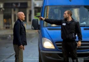 20 photos de Die Hard : belle journée pour mourir die_hard_5_un_buon_giorno_per_non_morire_still15_Jai_Courtney_Bruce_Willis