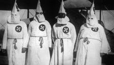 DES TRACTS DU KU KLUX KLAN DISTRIBUES DANS LES RUES